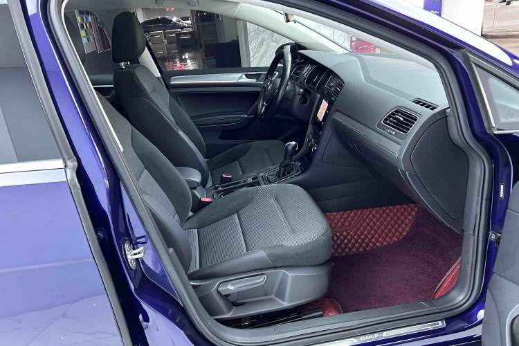 Used Volkswagen Golf 2020 Zhiai Edition 280TSI DSG Comfort Model Interior 3
