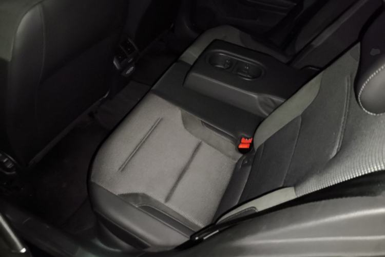 Used Volkswagen Golf 2020 Zhiai Edition 280TSI DSG Comfort Model Left Rear Seat