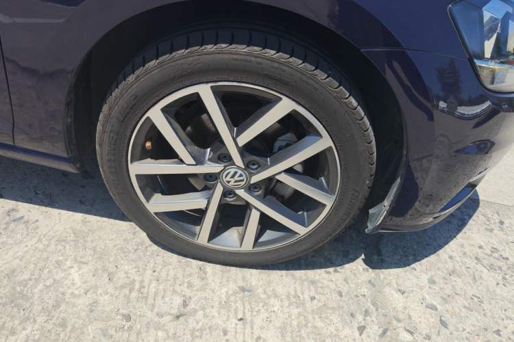 Used Volkswagen Golf 2020 200TSI DSG Comfortable and Ambitious Edition Right Front Wheel Hub