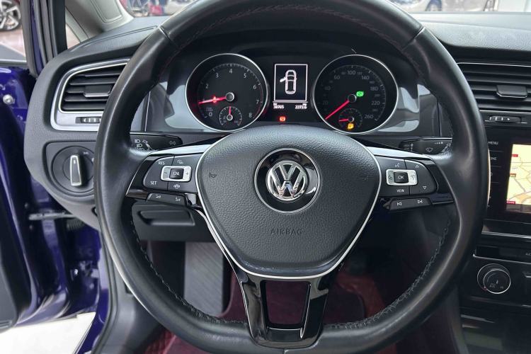 Used Volkswagen Golf 2020 Zhiai Edition 280TSI DSG Comfort Model Steering Wheel