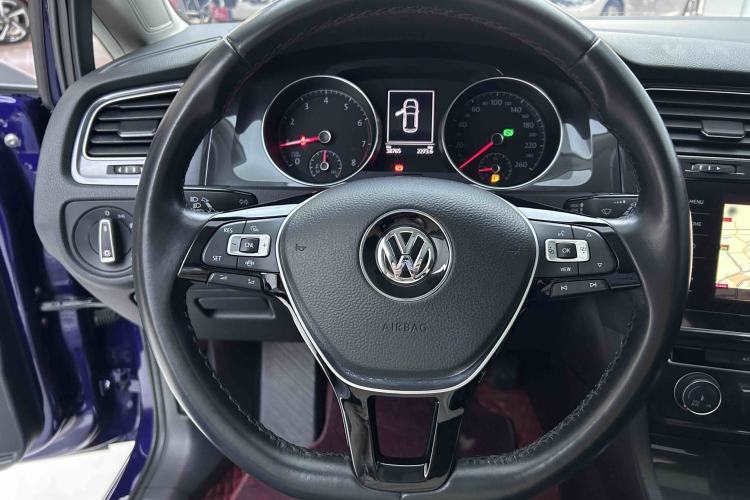 Used Volkswagen Golf 2020 Zhiai Edition 280TSI DSG Comfort Model Steering Wheel
