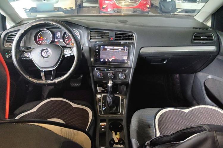 Used Volkswagen Golf 2020 Zhiai Edition 280TSI DSG Comfort Model Center Console