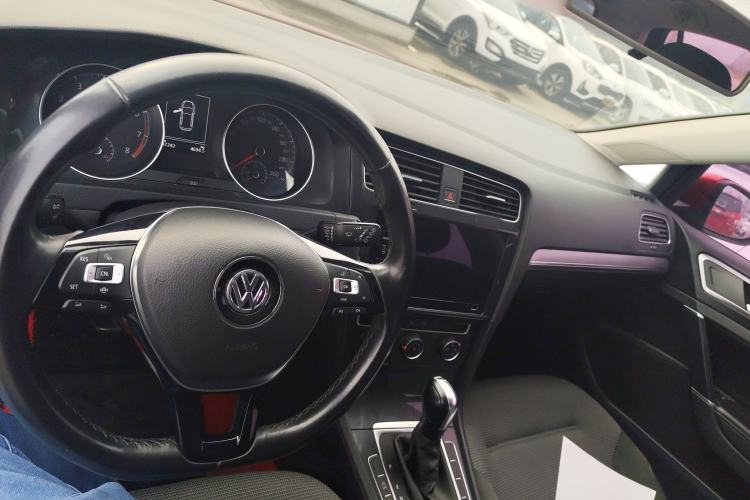 Used Volkswagen Golf 2020 280TSI DSG Comfort Version Center Console