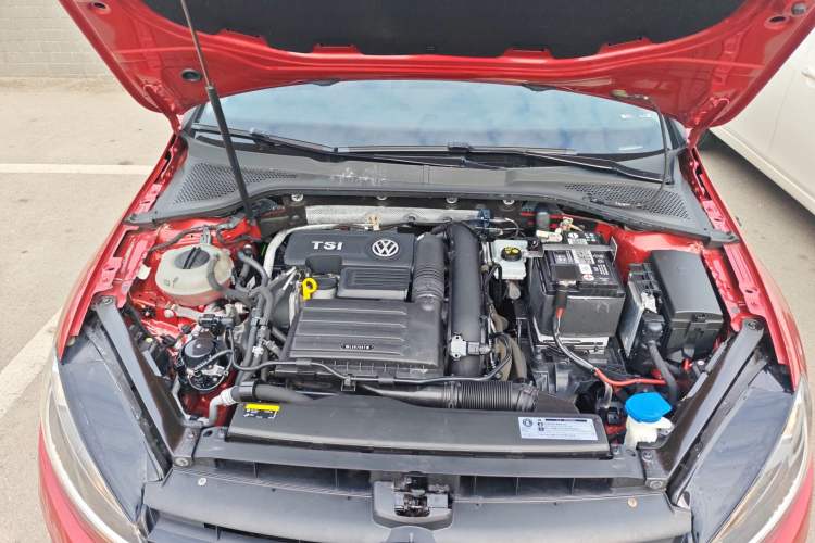 Used Volkswagen Golf 2020 200TSI DSG Comfortable and Ambitious Edition Engine Bay