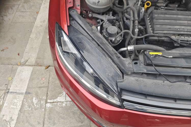 Used Volkswagen Golf 2020 Zhiai Edition 280TSI DSG Comfort Model Engine Bay Right