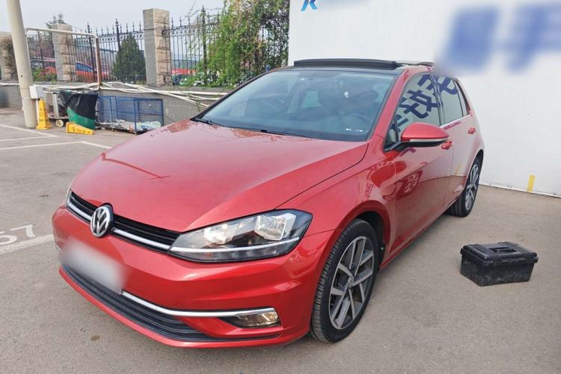 Used Volkswagen Golf 2020 200TSI DSG Comfortable and Ambitious Edition Front Left 45 Deg