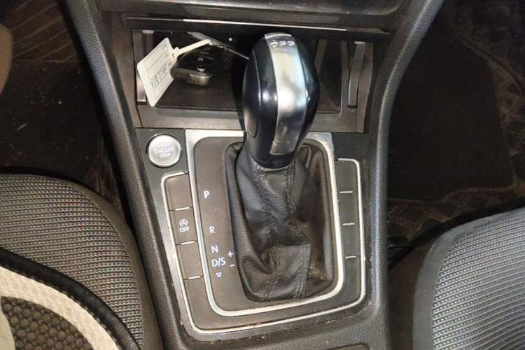 Used Volkswagen Golf 2020 Zhiai Edition 280TSI DSG Comfort Model Gear Lever