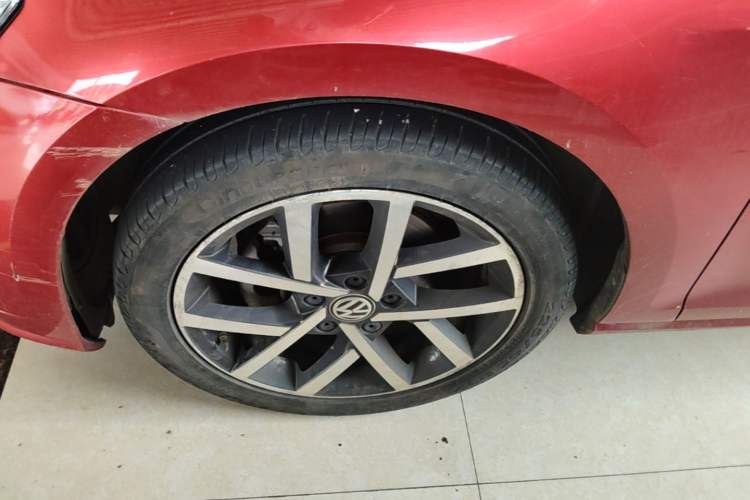Used Volkswagen Golf 2020 Zhiai Edition 280TSI DSG Comfort Model Left Front Wheel Hub