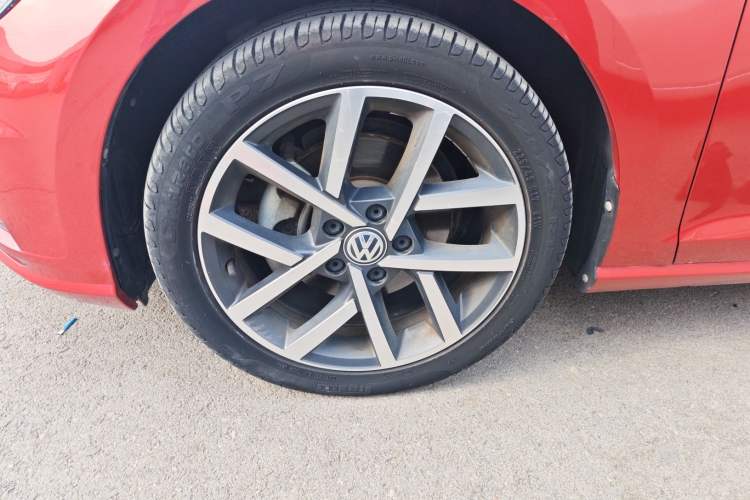 Used Volkswagen Golf 2020 200TSI DSG Comfortable and Ambitious Edition Left Front Wheel Hub
