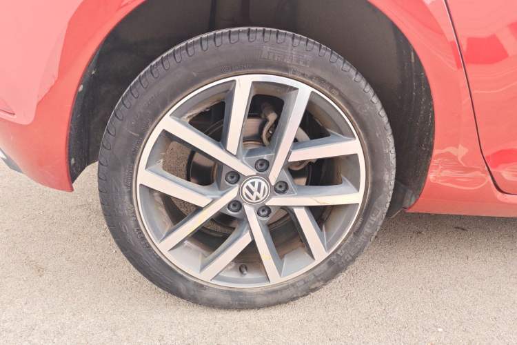Used Volkswagen Golf 2020 200TSI DSG Comfortable and Ambitious Edition Right Rear Wheel Hub
