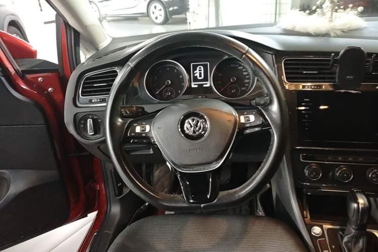 Used Volkswagen Golf 2020 Zhiai Edition 280TSI DSG Comfort Model Steering Wheel
