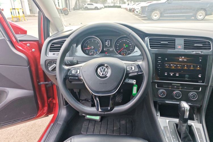Used Volkswagen Golf 2020 200TSI DSG Comfortable and Ambitious Edition Steering Wheel