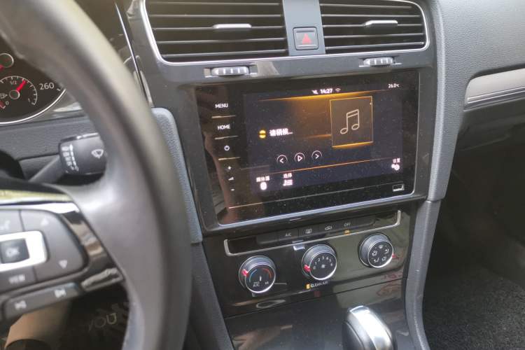 Used Volkswagen Golf 2020 Zhiai Edition 280TSI DSG Comfort Model Audio And AC Panel