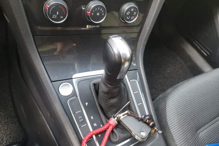 Used Volkswagen Golf 2020 Zhiai Edition 280TSI DSG Comfort Model Gear Lever