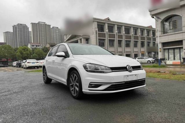 Ojetý Volkswagen Golf 2020 Zhiai Edition 280TSI DSG Comfort Model