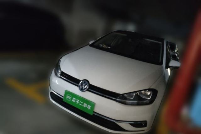 Ojetý Volkswagen Golf 2020 Zhiai Edition 280TSI DSG Comfort Model