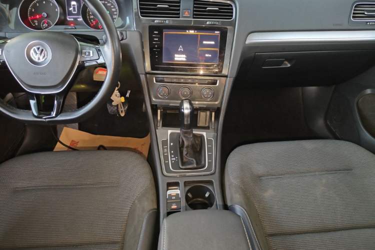 Used Volkswagen Golf 2020 280TSI DSG Comfort Version Audio And AC Panel