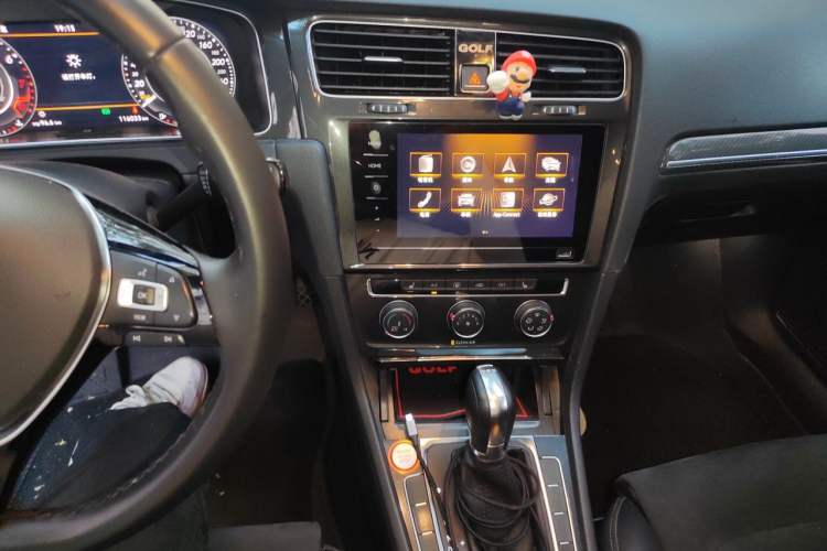 Used Volkswagen Golf 2020 280TSI DSG Luxury Edition Audio And AC Panel