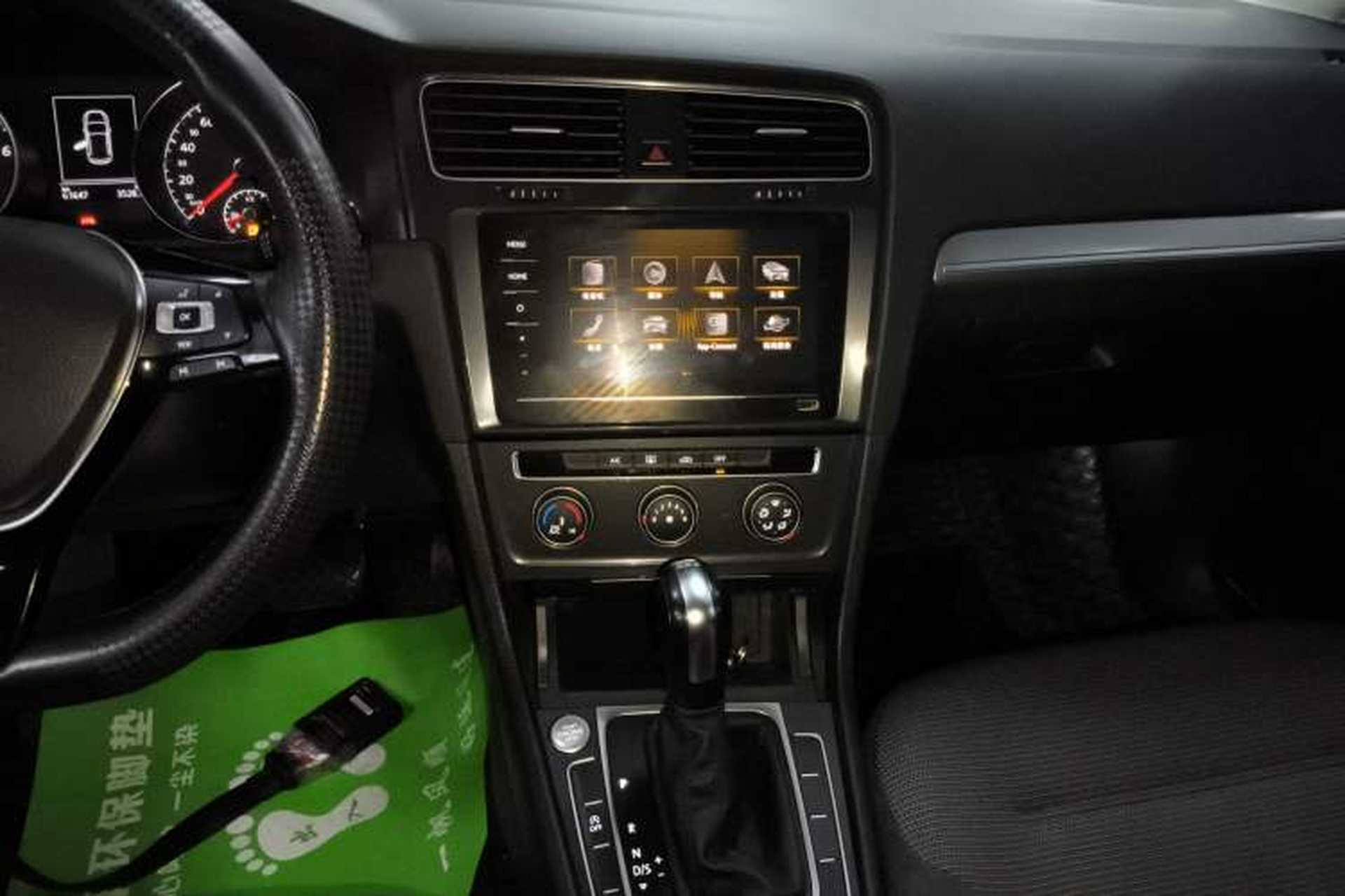 Used Volkswagen Golf 2020 Zhiai Edition 280TSI DSG Comfort Model Audio And AC Panel