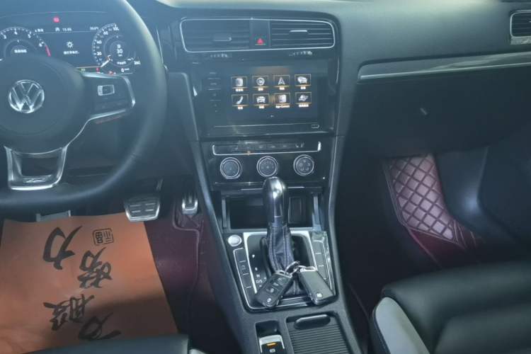 Used Volkswagen Golf 2020 Charming Edition 280TSI DSG R-Line Audio And AC Panel