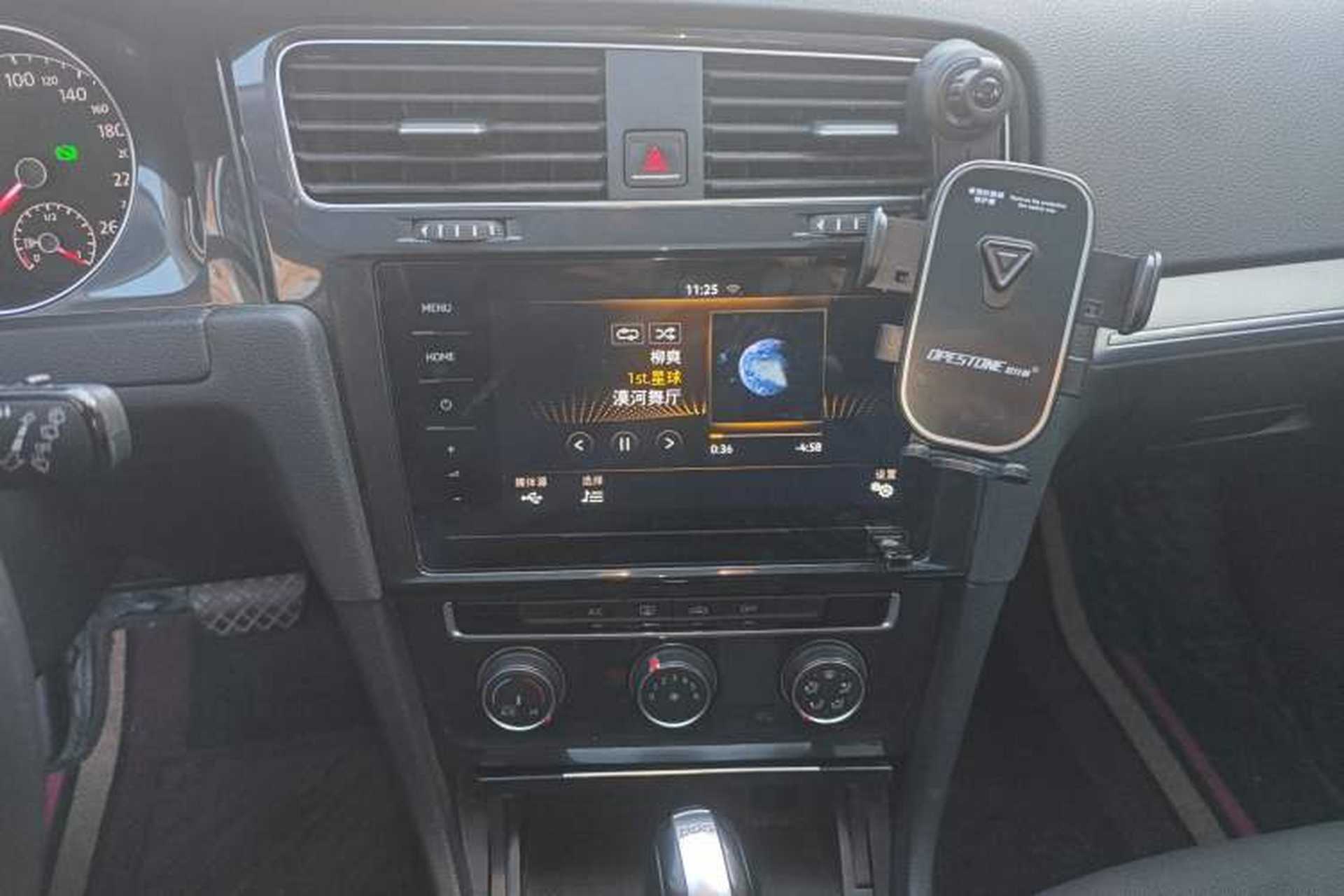 Used Volkswagen Golf 2020 Zhiai Edition 200TSI DSG Comfortable & Ambitious Version Audio And AC Panel