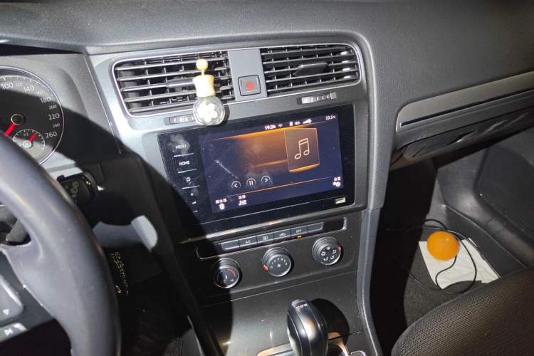 Used Volkswagen Golf 2020 Zhiai Edition 280TSI DSG Comfort Model Audio And AC Panel