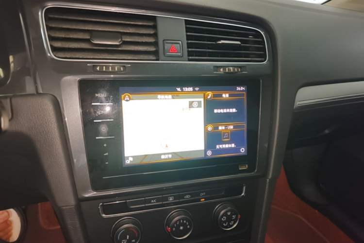 Used Volkswagen Golf 2020 Zhiai Edition 200TSI DSG Comfortable & Ambitious Version Audio And AC Panel