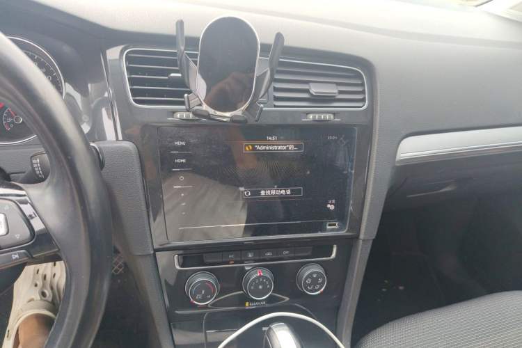 Used Volkswagen Golf 2020 Zhiai Edition 280TSI DSG Comfort Model Audio And AC Panel