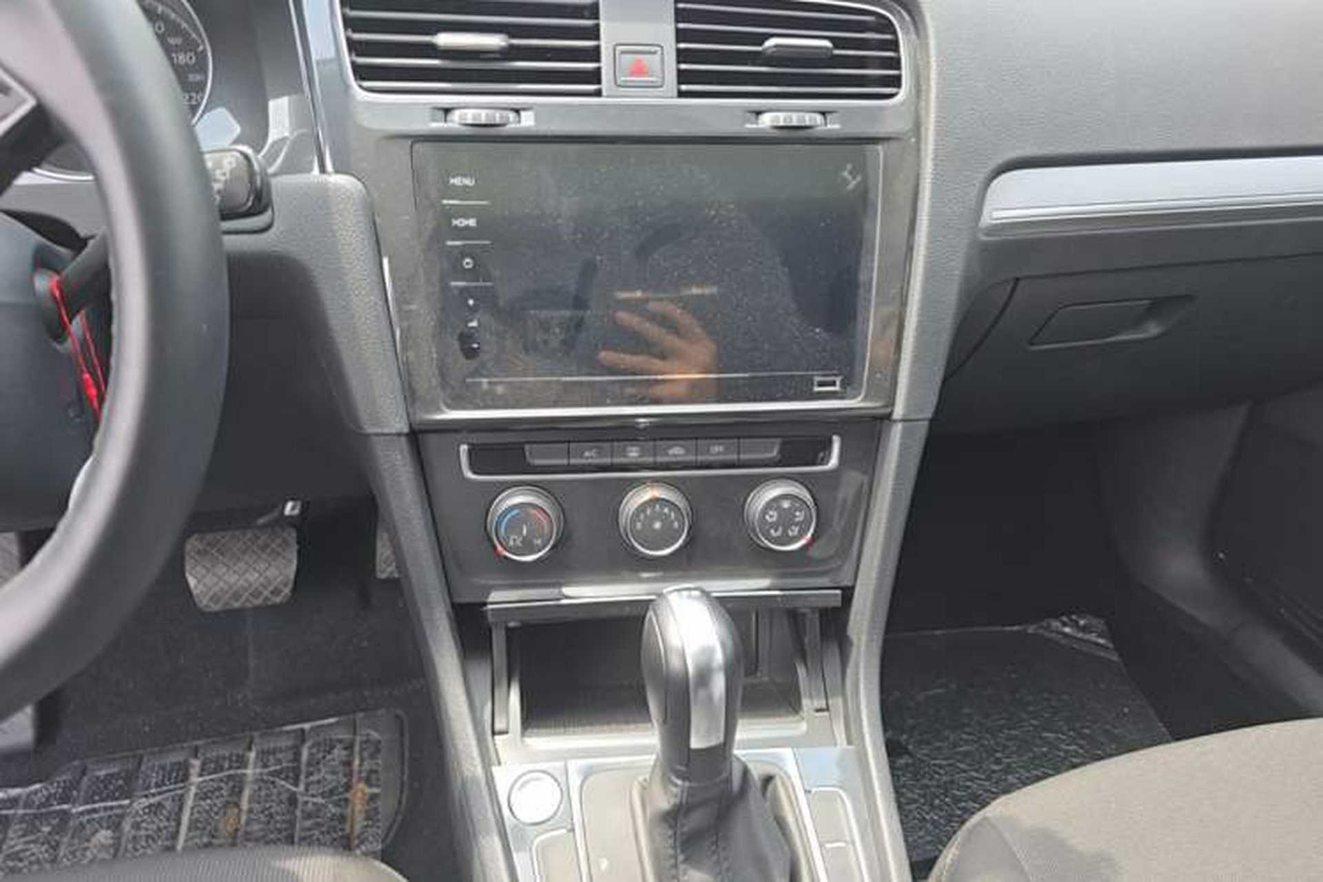 Used Volkswagen Golf 2020 Zhiai Edition 200TSI DSG Comfortable & Ambitious Version Audio And AC Panel