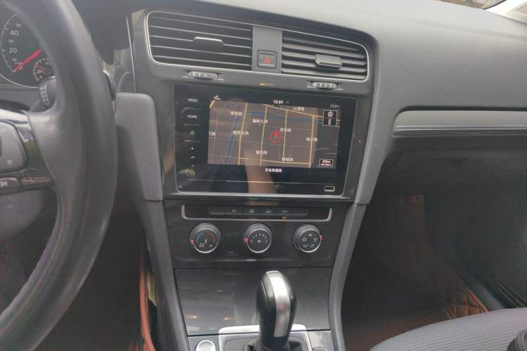 Used Volkswagen Golf 2020 Zhiai Edition 280TSI DSG Comfort Model Audio And AC Panel