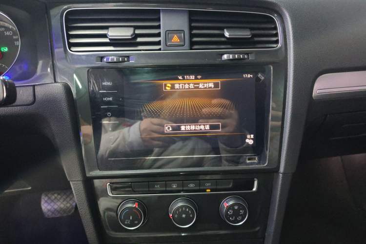Used Volkswagen Golf 2020 Zhiai Edition 200TSI DSG Comfortable & Ambitious Version Audio And AC Panel