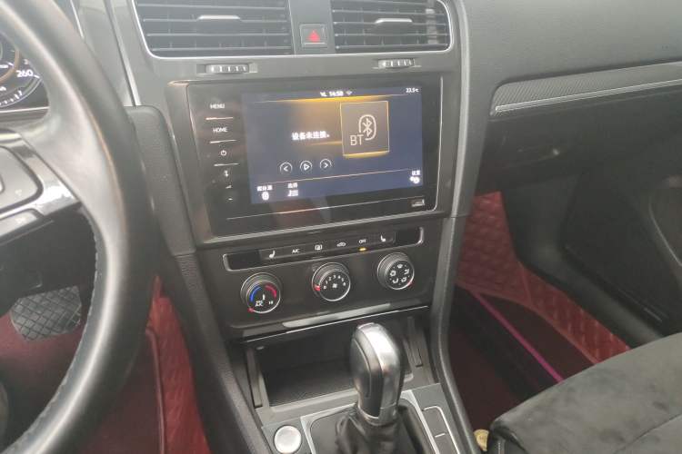 Used Volkswagen Golf 2020 280TSI DSG Luxury Edition Audio And AC Panel