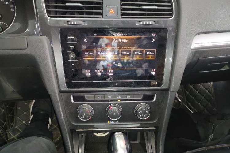 Used Volkswagen Golf 2020 Zhiai Edition 200TSI DSG Comfortable & Ambitious Version Audio And AC Panel
