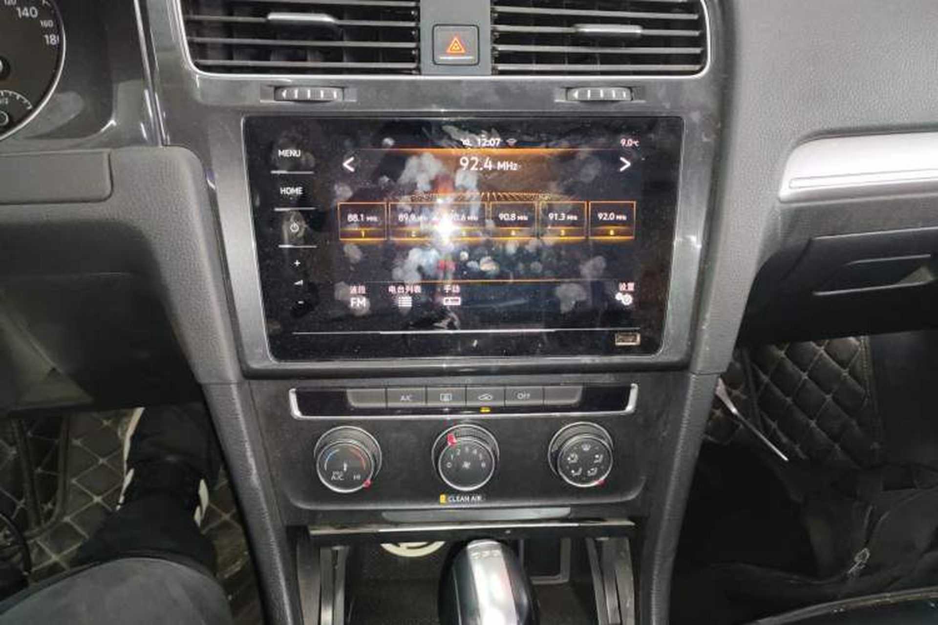 Used Volkswagen Golf 2020 Zhiai Edition 200TSI DSG Comfortable & Ambitious Version Audio And AC Panel
