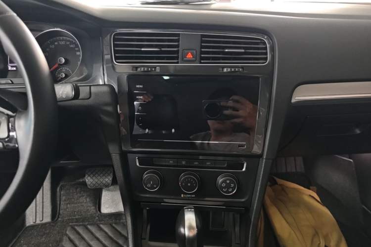 Used Volkswagen Golf 2020 280TSI DSG Comfort Version Audio And AC Panel