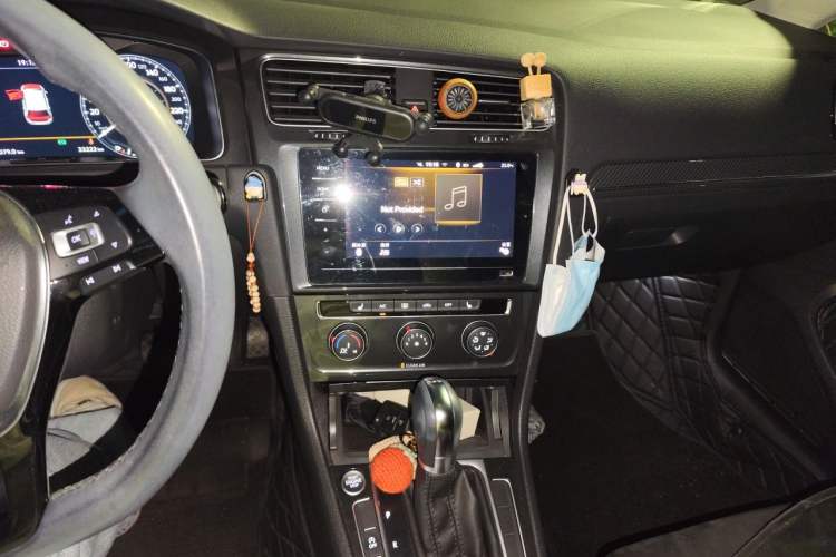 Used Volkswagen Golf 2020 Zhiai Edition 280TSI DSG Luxury Model Audio And AC Panel