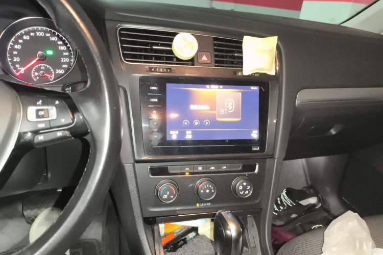 Used Volkswagen Golf 2020 Zhiai Edition 280TSI DSG Comfort Model Audio And AC Panel