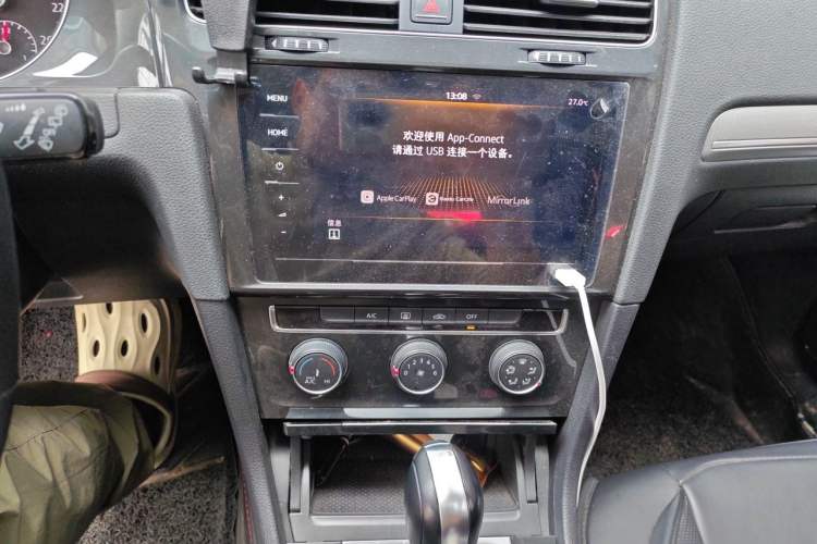 Used Volkswagen Golf 2020 Zhiai Edition 280TSI DSG Comfort Model Audio And AC Panel