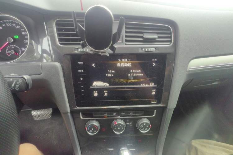 Used Volkswagen Golf 2020 Zhiai Edition 280TSI DSG Comfort Model Audio And AC Panel