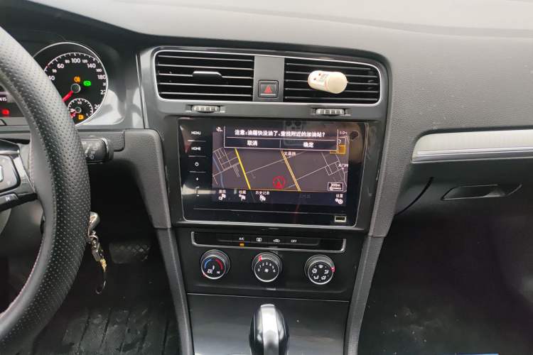 Used Volkswagen Golf 2020 200TSI DSG Comfortable and Ambitious Edition Audio And AC Panel