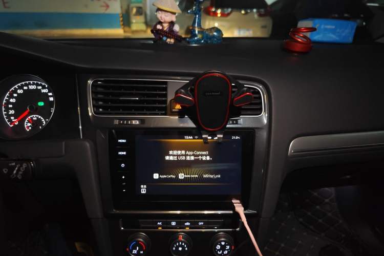 Used Volkswagen Golf 2020 Zhiai Edition 280TSI DSG Comfort Model Audio And AC Panel