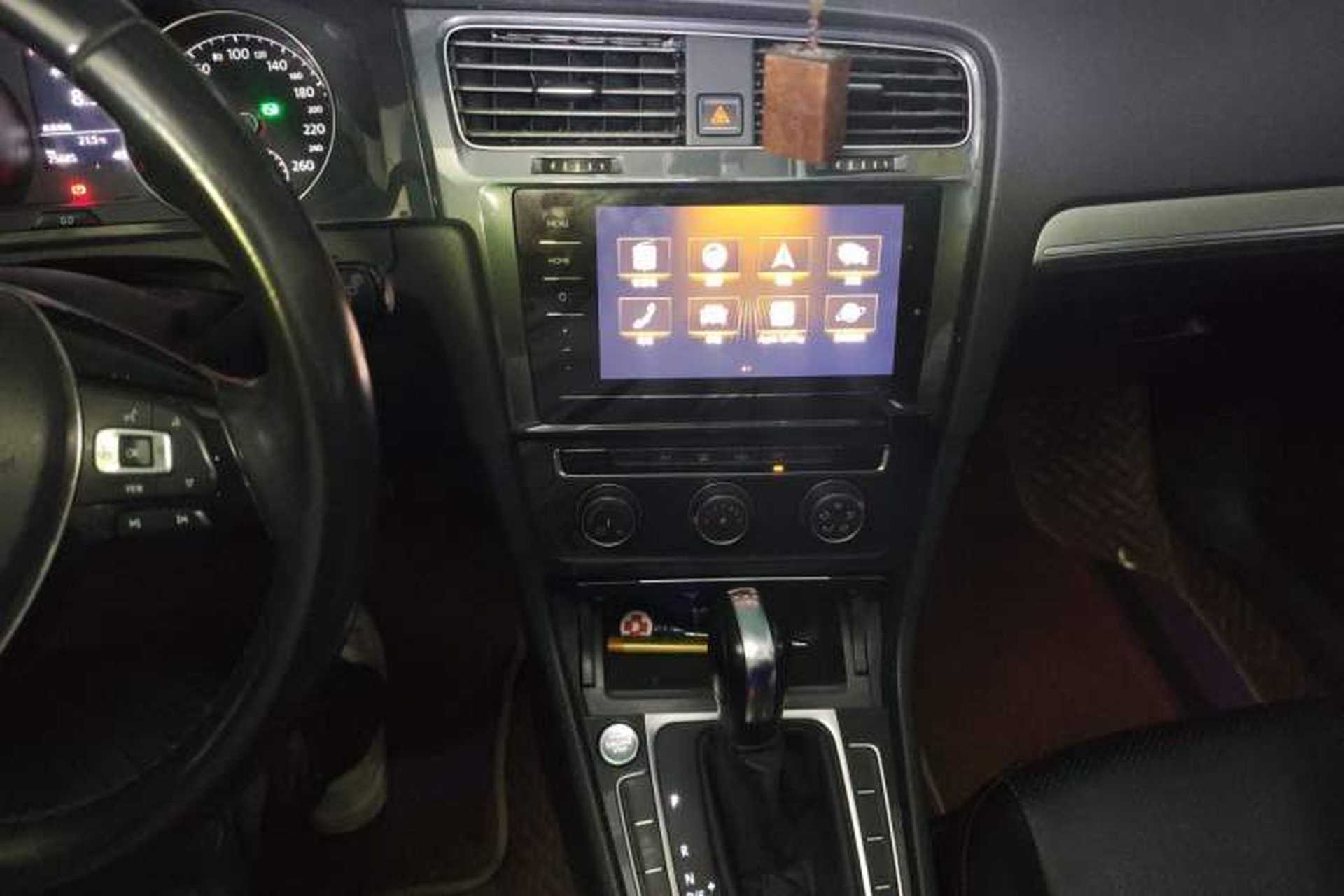 Used Volkswagen Golf 2020 Zhiai Edition 200TSI DSG Comfort Model Audio And AC Panel