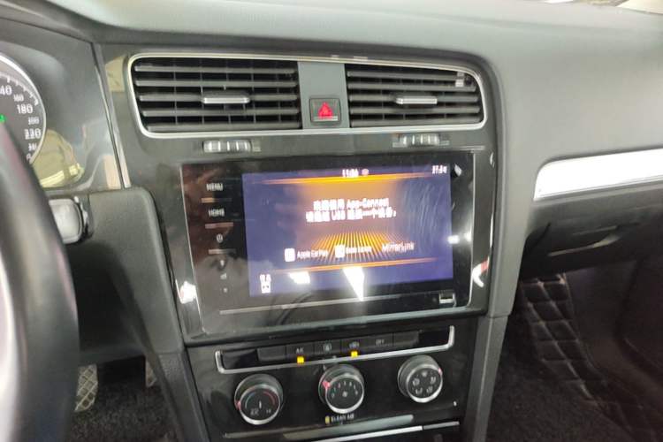 Used Volkswagen Golf 2020 Zhiai Edition 280TSI DSG Comfort Model Audio And AC Panel