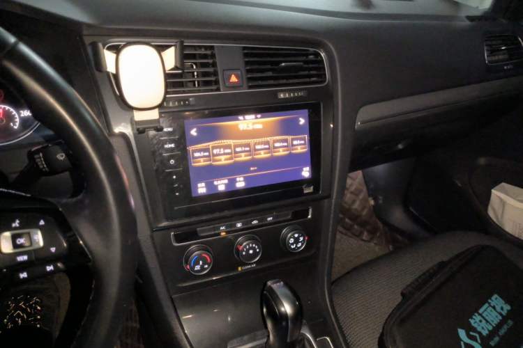 Used Volkswagen Golf 2020 280TSI DSG Comfort Version Audio And AC Panel