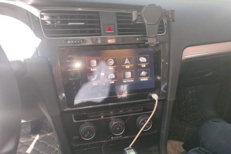 Used Volkswagen Golf 2020 Zhiai Edition 280TSI DSG Comfort Model Audio And AC Panel