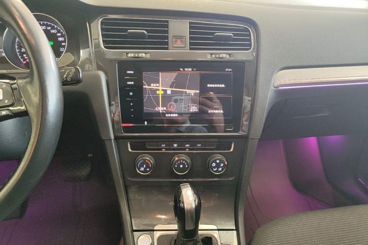 Used Volkswagen Golf 2020 Zhiai Edition 280TSI DSG Comfort Model Audio And AC Panel