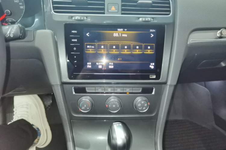 Used Volkswagen Golf 2020 Zhiai Edition 280TSI DSG Comfort Model Audio And AC Panel