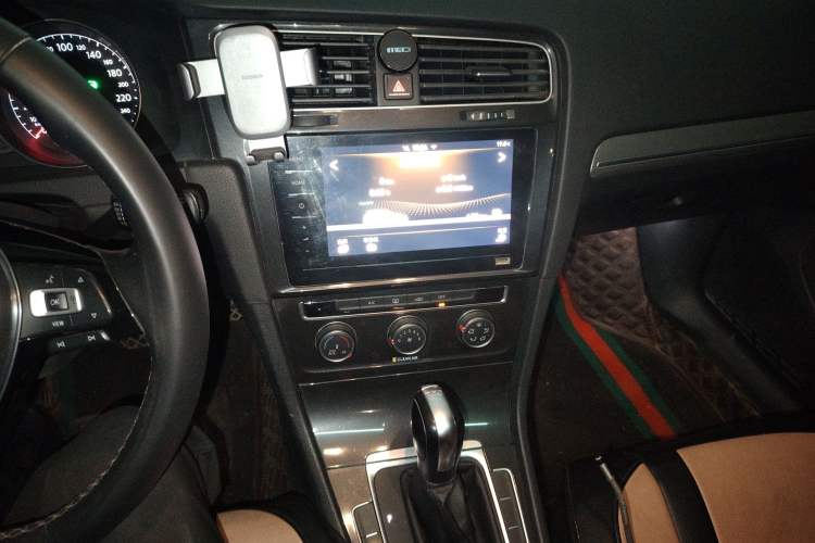 Used Volkswagen Golf 2020 280TSI DSG Comfort Version Audio And AC Panel