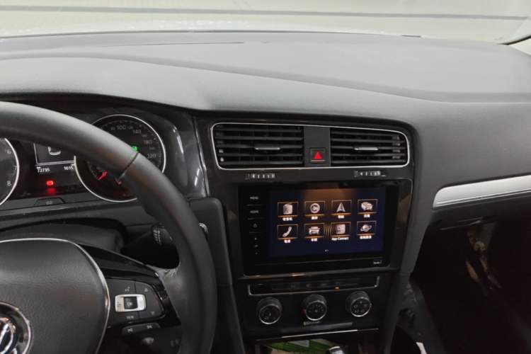 Used Volkswagen Golf 2020 280TSI DSG Comfort Version Audio And AC Panel