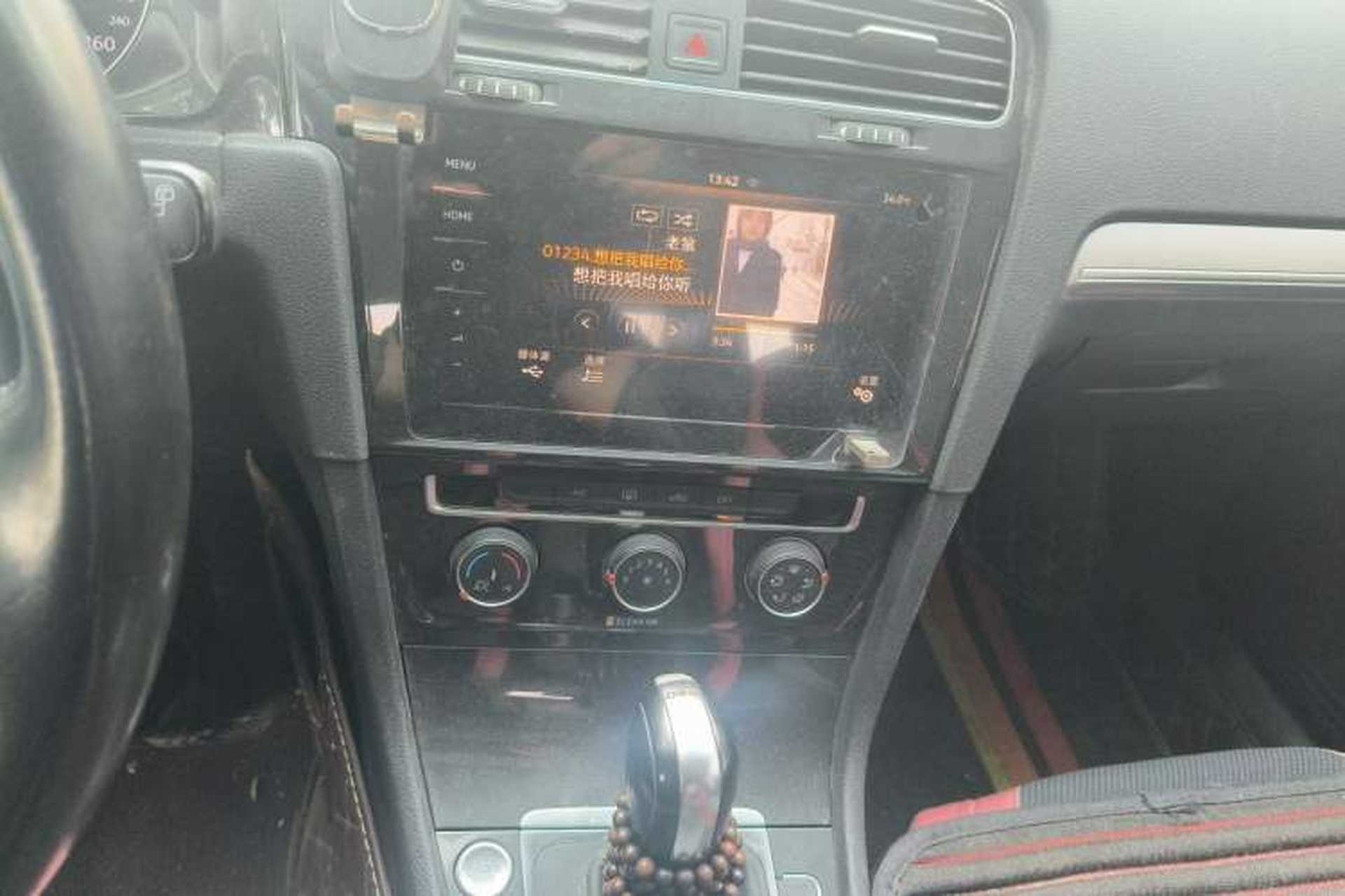 Used Volkswagen Golf 2020 Zhiai Edition 200TSI DSG Comfort Model Audio And AC Panel